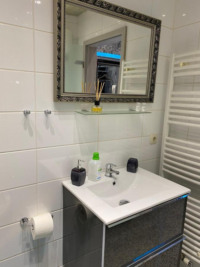 City Luxus Appartement Naehe Koeln Messe - Lanxess Arena Екстериор снимка